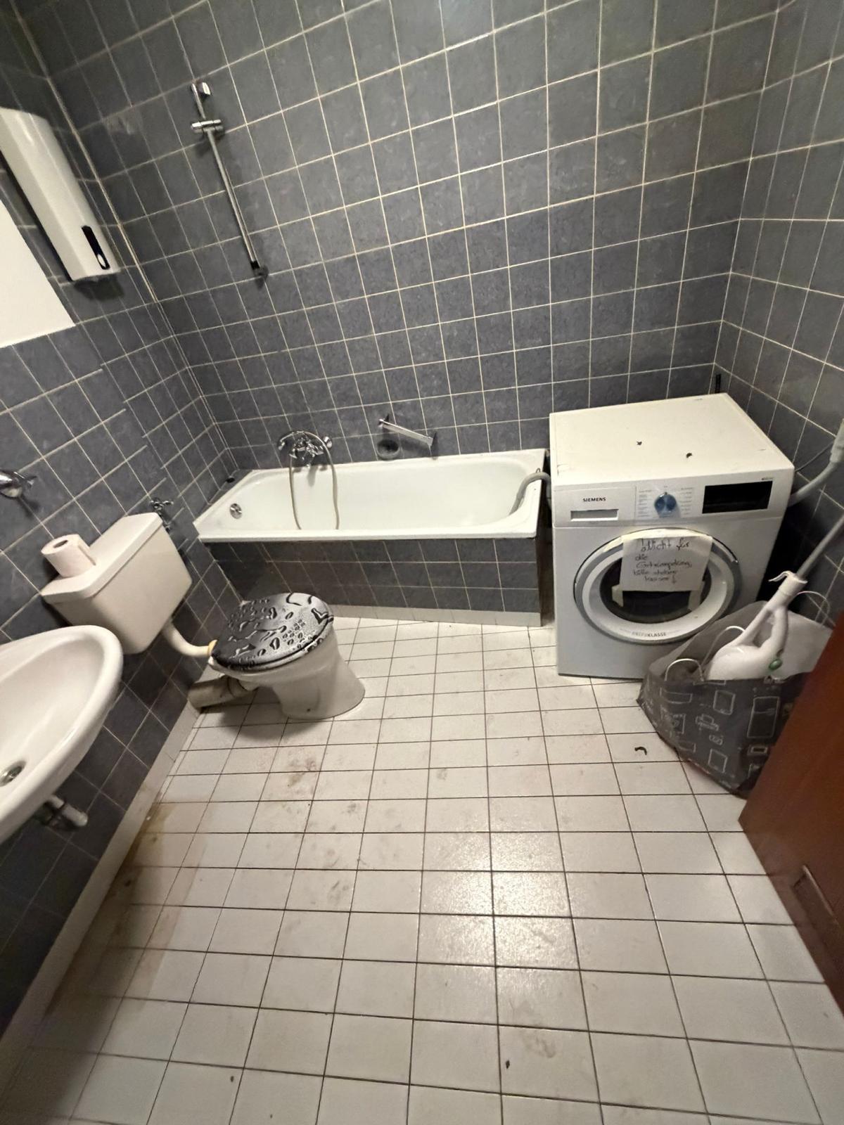 Badezimmer, vor der Räumung